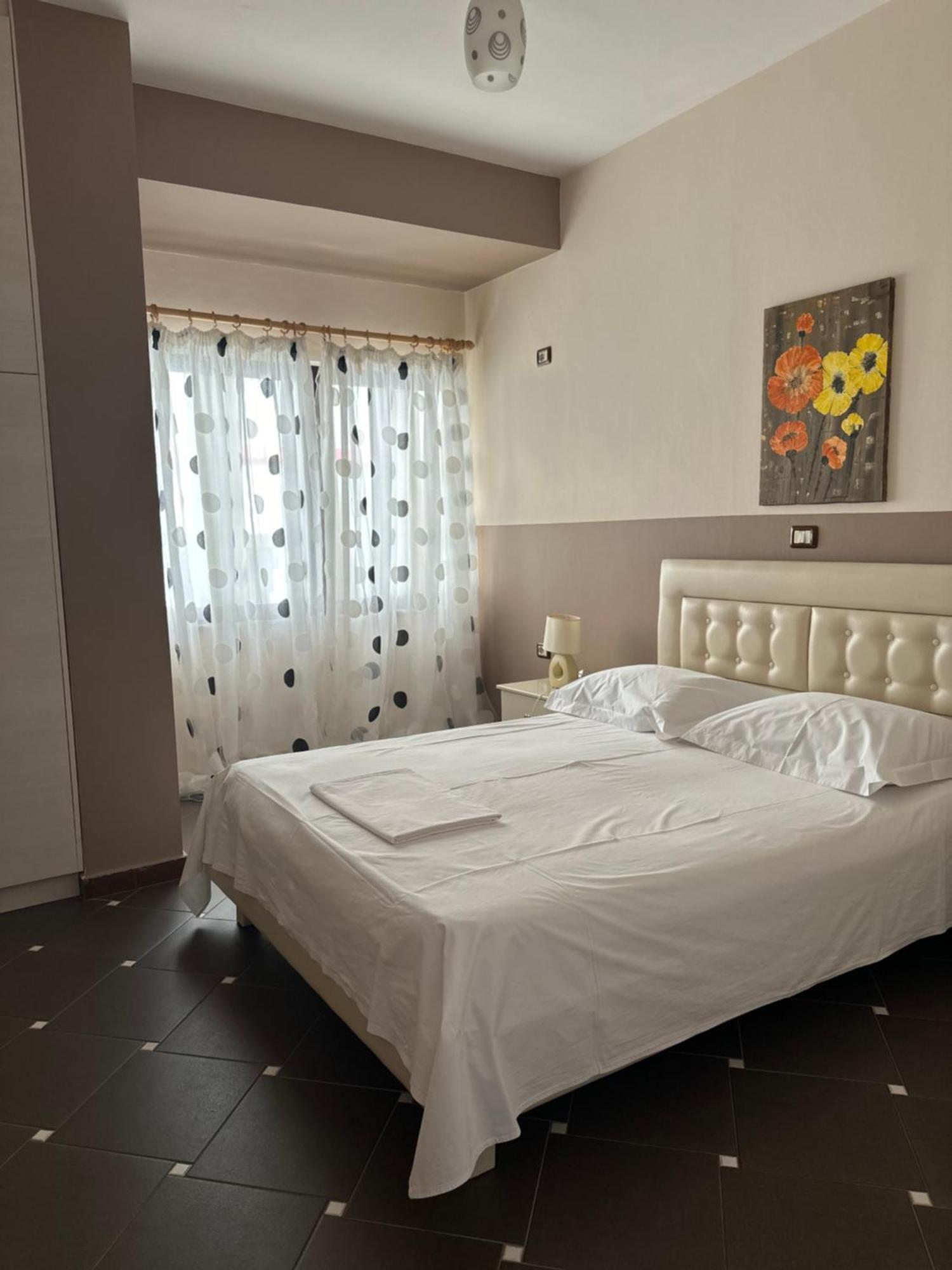 Megrooms Sarandë 외부 사진